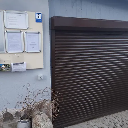 Pauls Hexenhaus Hexe Mit Fahrrad Garage Und Innenhof Fuer Motorraeder Apartmán *