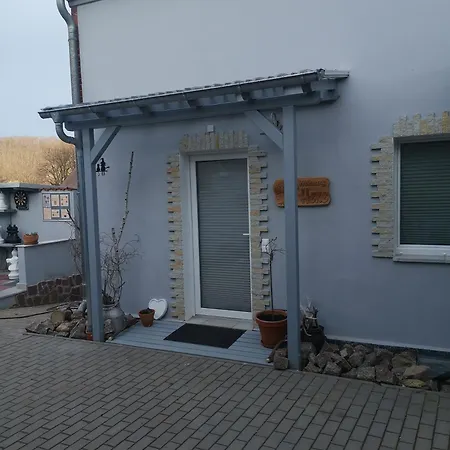 Pauls Hexenhaus Hexe Mit Fahrrad Garage Und Innenhof Fuer Motorraeder Thale