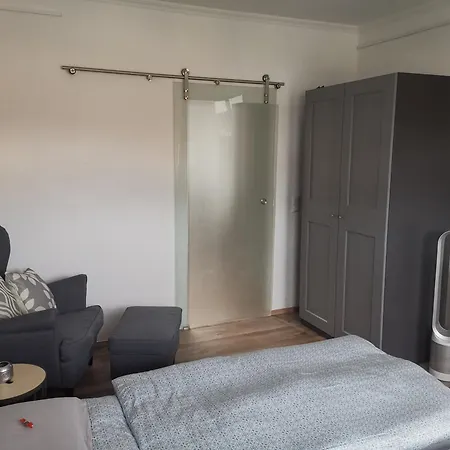 Pauls Hexenhaus Hexe Mit Fahrrad Garage Und Innenhof Fuer Motorraeder Thale