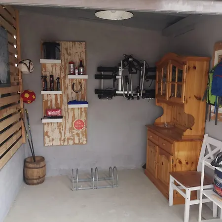 Pauls Hexenhaus Hexe Mit Fahrrad Garage Und Innenhof Fuer Motorraeder Apartmán