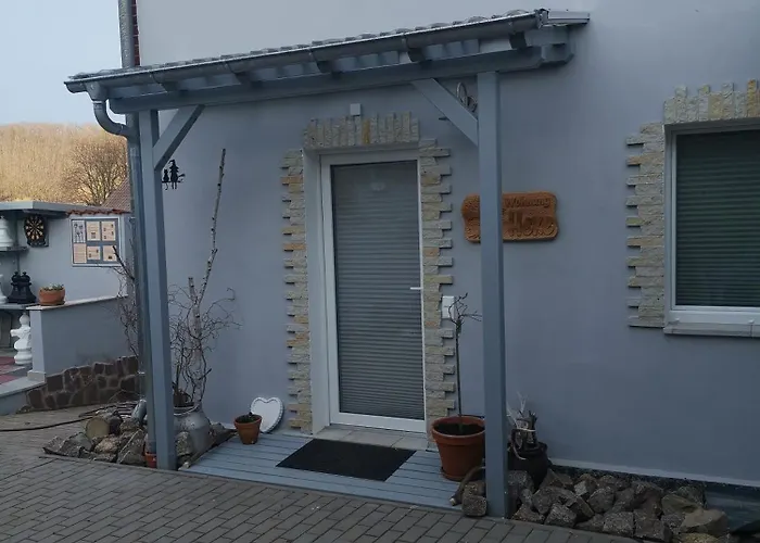 Pauls Hexenhaus Hexe Mit Fahrrad Garage Und Innenhof Fuer Motorraeder Thale