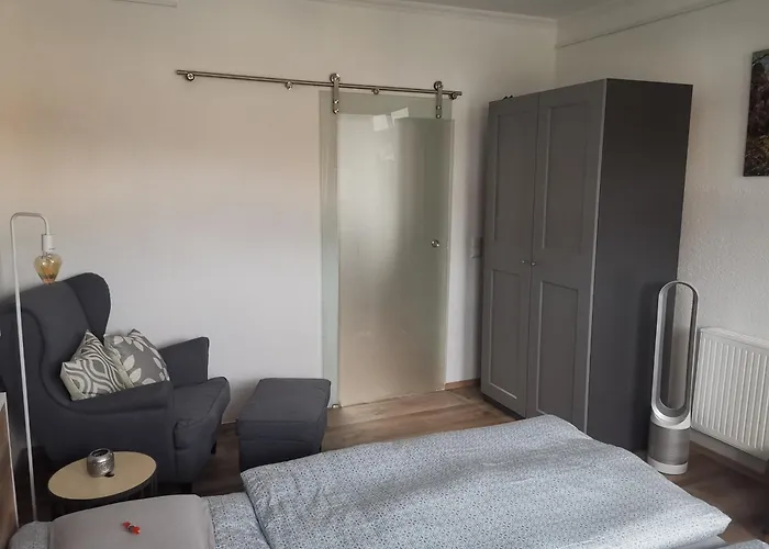 Pauls Hexenhaus Hexe Mit Fahrrad Garage Und Innenhof Fuer Motorraeder Thale