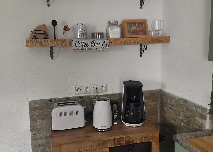 Pauls Hexenhaus Hexe Mit Fahrrad Garage Und Innenhof Fuer Motorraeder Thale