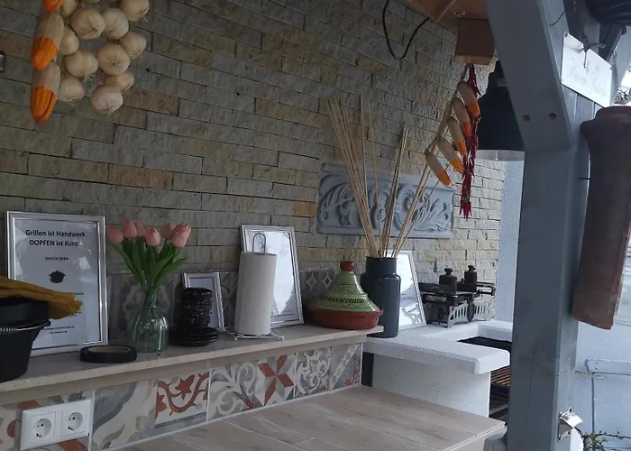 Pauls Hexenhaus Hexe Mit Fahrrad Garage Und Innenhof Fuer Motorraeder Apartmán